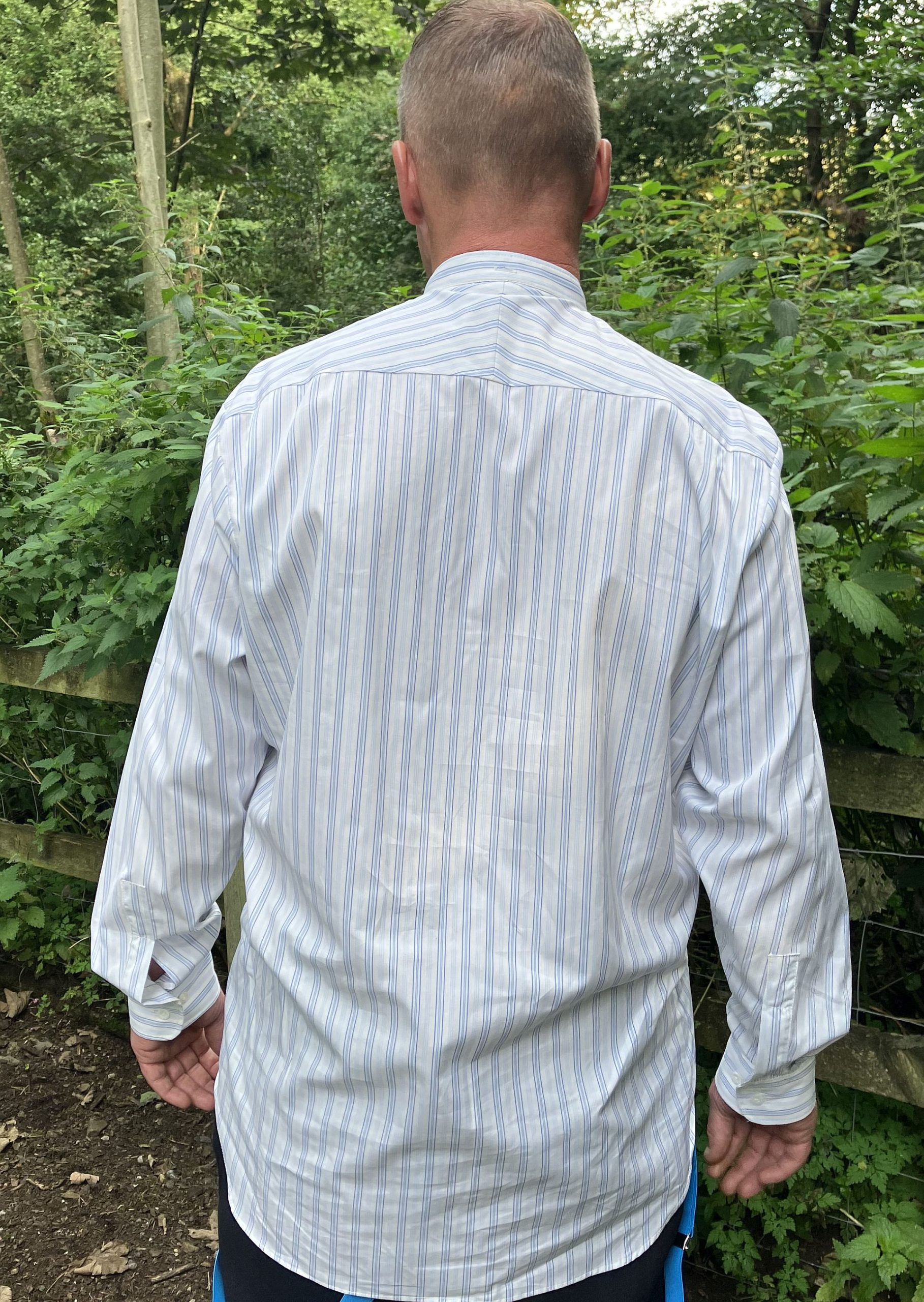 Collarless shirt in cream with blue stripe, in a smooth cotton 
