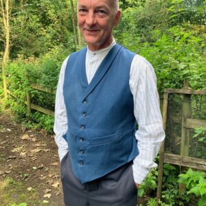 Collared waistcoat in blue-black wool with black linen lining