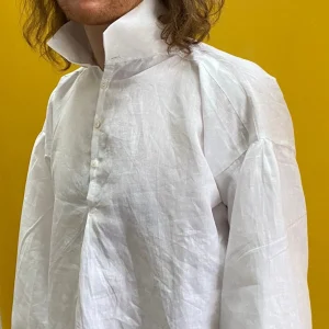 Men's white linen shirt in 18th style